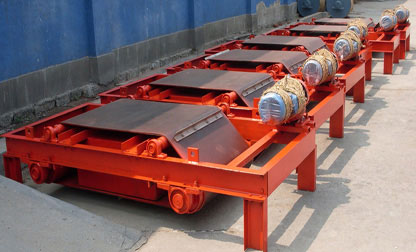 自卸式永磁除鐵器發(fā)貨現(xiàn)場